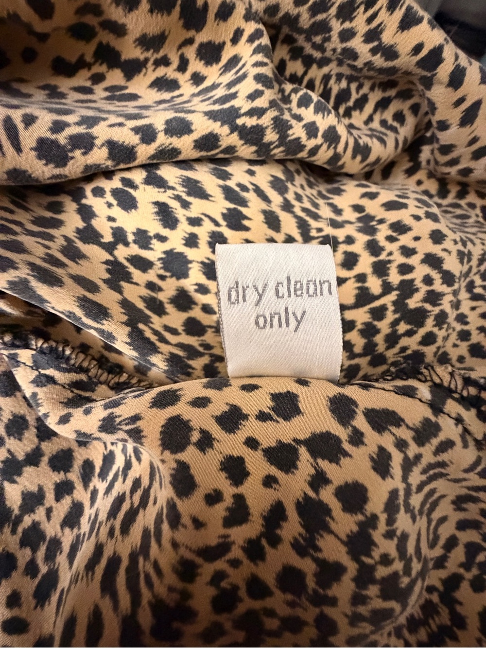 Van Tisse 100% Silk Leopard Print Button Blouse | Mob Wife Chic | Size M - Picture 6 of 9
